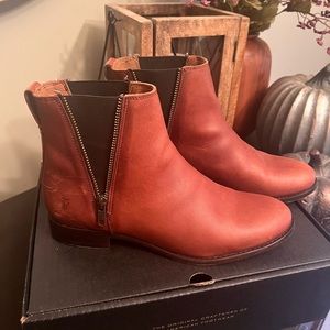 Frye Carly Zip Chelsea Cognac